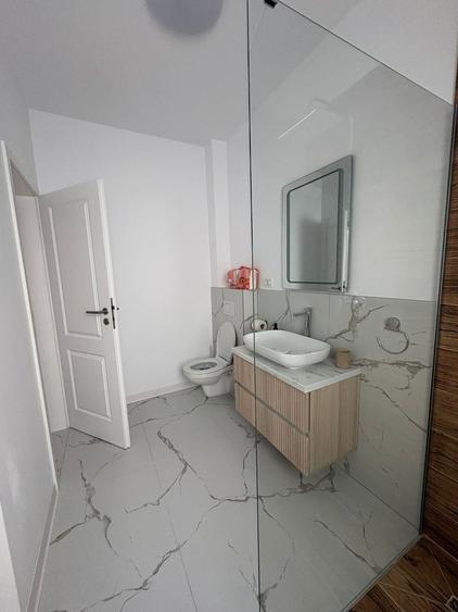 Apartament cu 2 camere decomandat, mobilat în Girocului