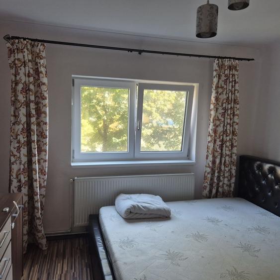Apartament cu 3 camere decomandat în Mofleni
