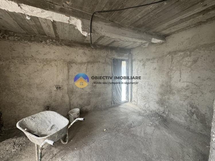 Casă individuală cu 4 camere cu Teren 953 Mp în Gura Văii