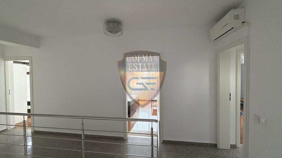 Casă individuală cu 5 camere cu Canalizare în Lazu