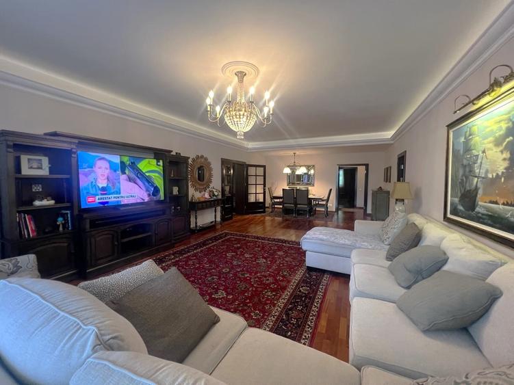 Apartament cu 4 camere decomandat, mobilat în Herăstrău