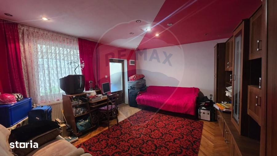 Casă cu 4 camere cu Teren 150 Mp în Ultracentral