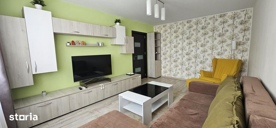 Apartament cu 3 camere decomandat în Titan