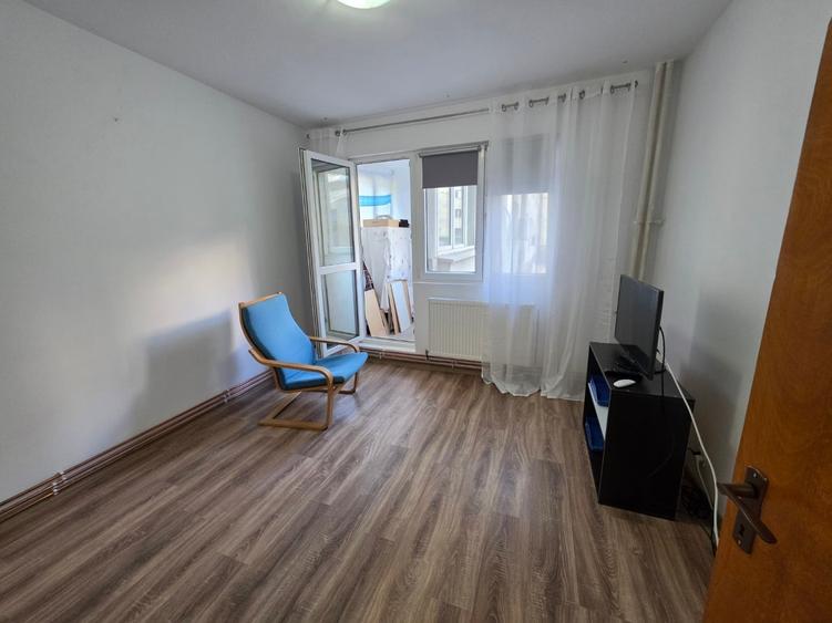 Apartament cu 3 camere decomandat în Bucur Obor