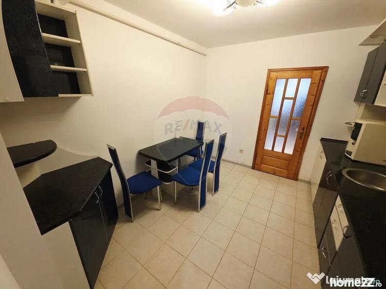 Apartament cu 4 camere decomandat în Calea Romanului