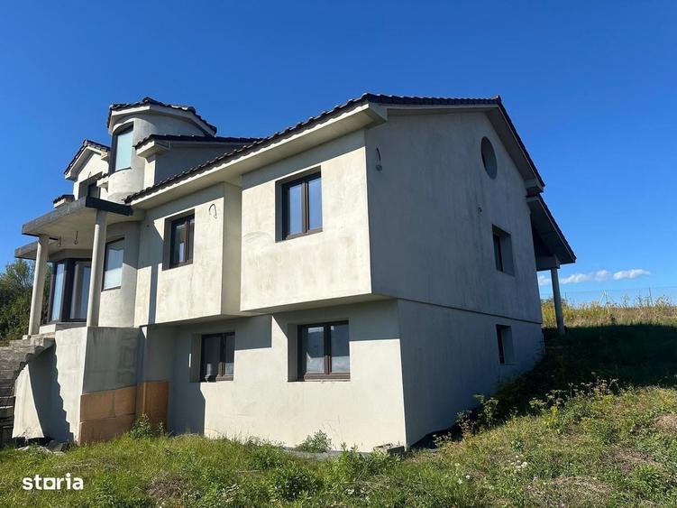 Casă cu 4 camere în Central