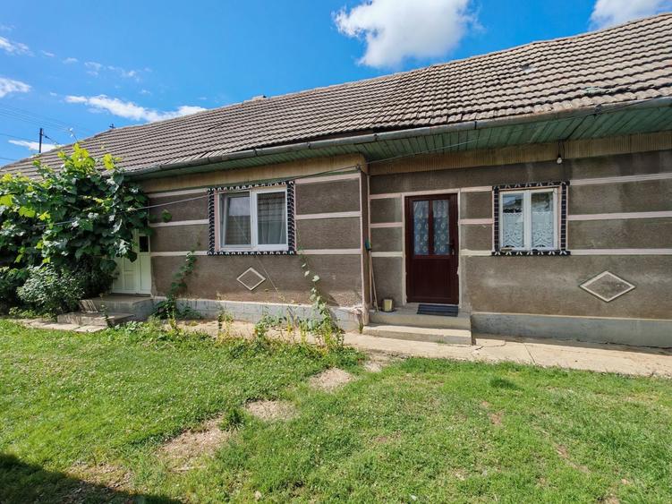 Casă cu 4 camere în Sita Buzăului