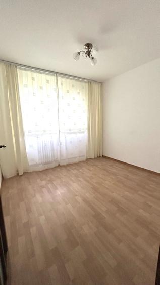 Apartament cu 3 camere decomandat în Drumul Taberei