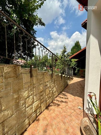 Casă individuală cu 5 camere cu Piscina în Ghioroc