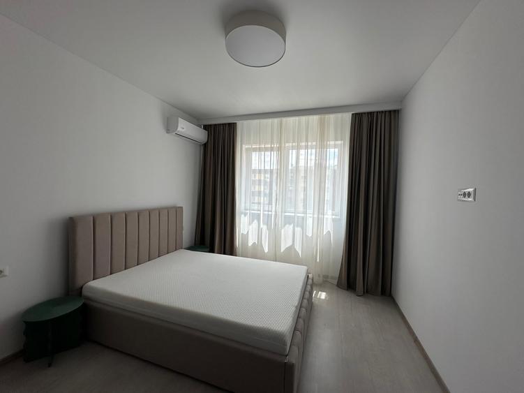 Apartament cu 3 camere semidecomandat în Sud