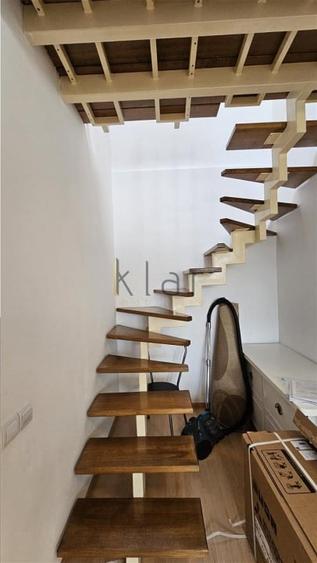 Apartament cu 4 camere semidecomandat, mobilat în Bună Ziua