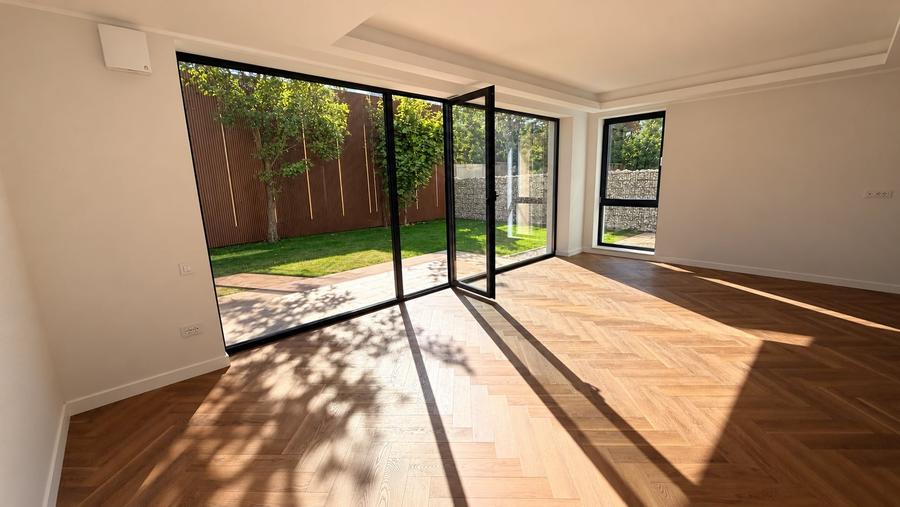Duplex cu 5 camere cu Canalizare în Voluntari