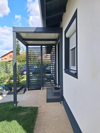 Casă cu 3 camere în Sânmihaiu Român