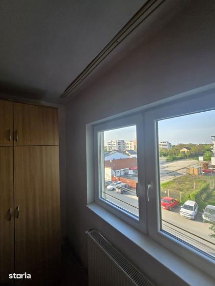 Apartament cu 3 camere decomandat în Lipovei
