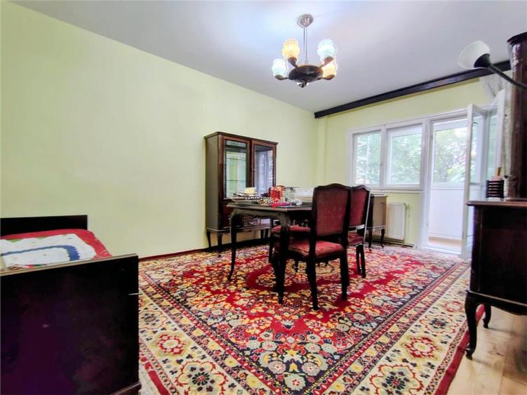 Apartament cu 3 camere decomandat în Titan