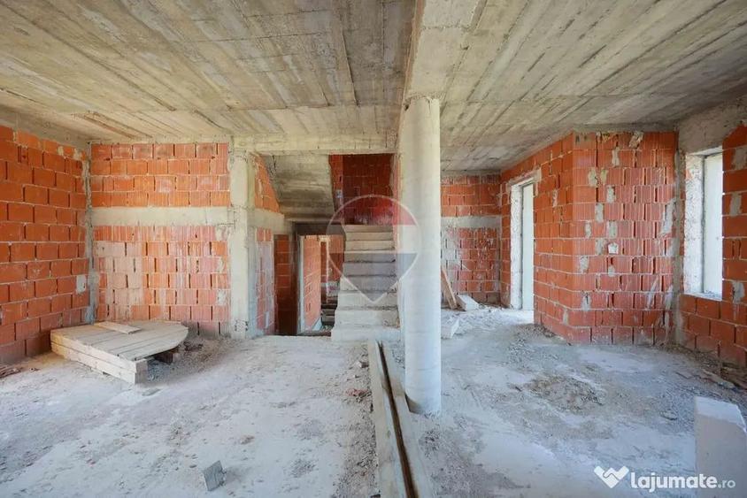 Casă cu 4 camere cu Teren 161 Mp în Central