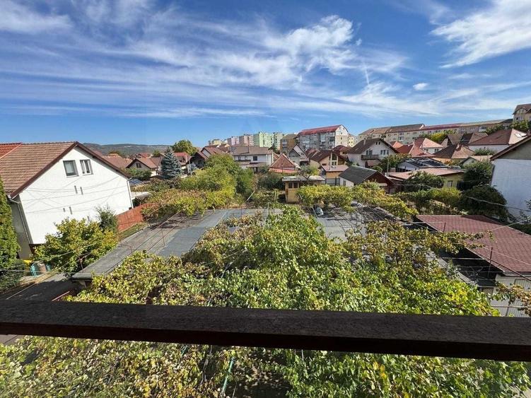 Apartament cu 2 camere decomandat în Trei Stejari