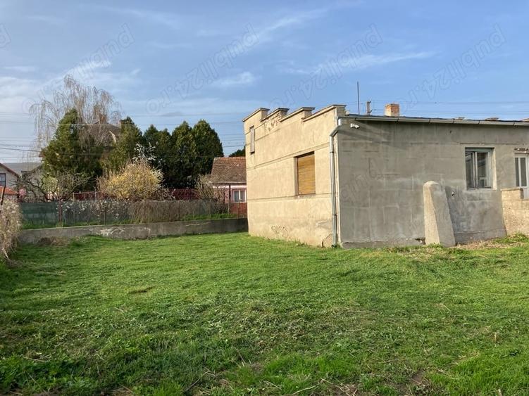 Casă cu 4 camere cu Teren 2054 Mp în Geoagiu