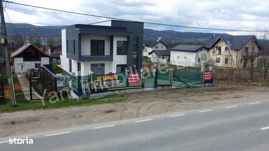 Casă cu 4 camere în Zigoneni