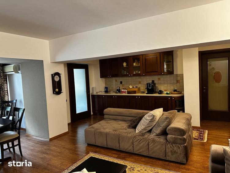Apartament cu 4 camere în Mazepa 2