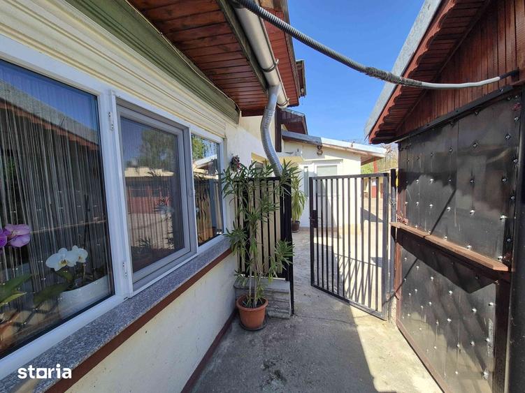 Casă cu 10 camere cu Teren 2529 Mp în Bolintin-Deal