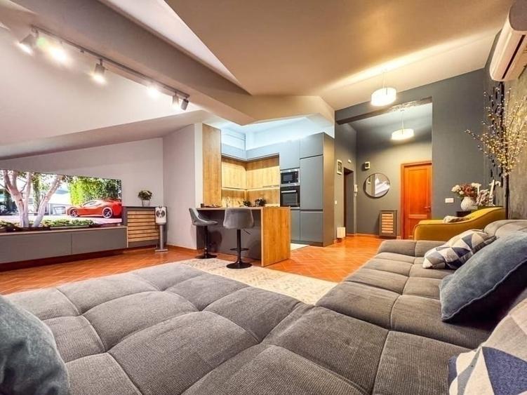 Apartament cu 3 camere decomandat în Cug