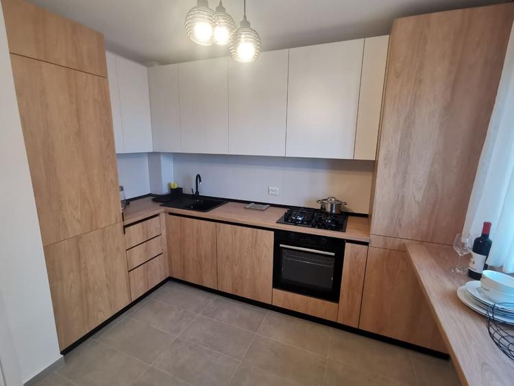 Apartament cu 2 camere decomandat, mobilat în Industriilor