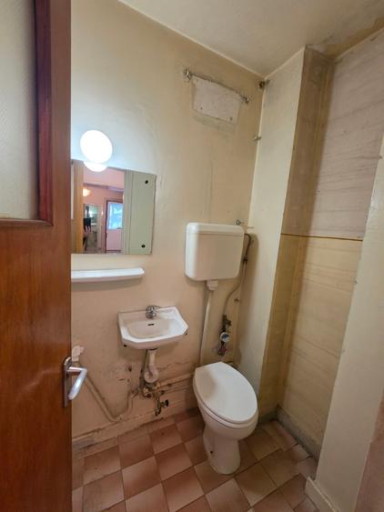 Apartament cu 4 camere semidecomandat în Titan