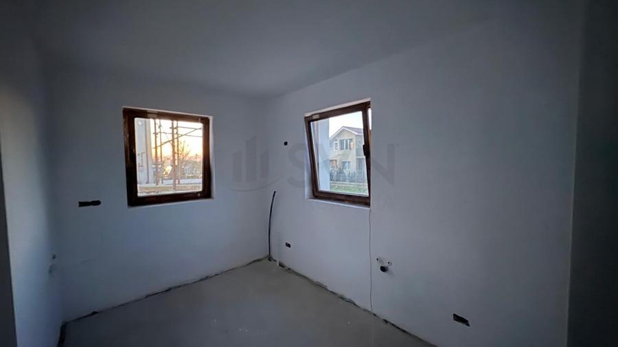 Casă individuală cu 4 camere cu Teren 30 Mp în Tunari