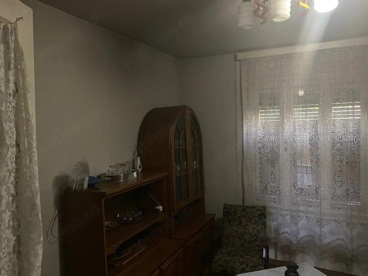 Casă cu 4 camere cu Teren 150 Mp în Cenei