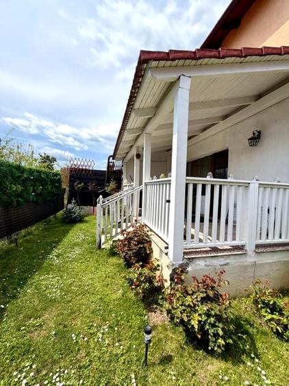 Duplex cu 3 camere cu Canalizare în Micești