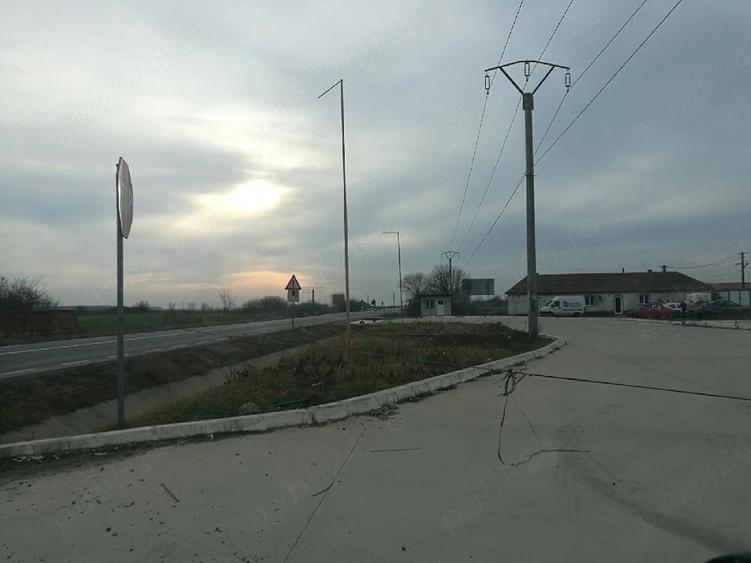 Spațiu comercial, de 2,729 mp, în Leș