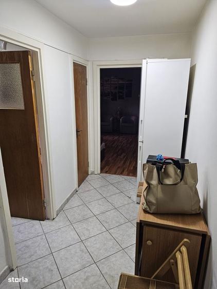 Apartament cu 3 camere în Militari