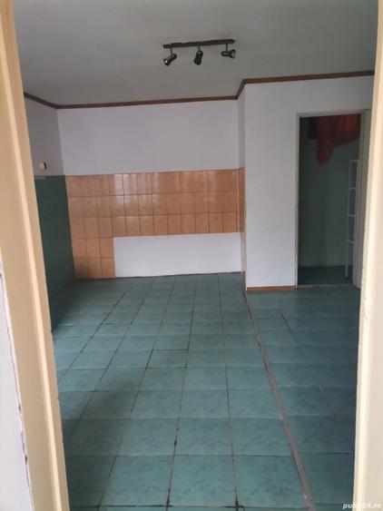 Casă cu 6 camere cu Teren 1100 Mp în Central