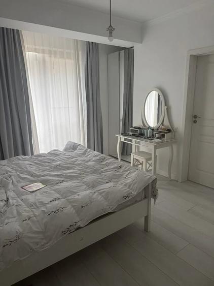 Apartament cu 3 camere decomandat în Aviației