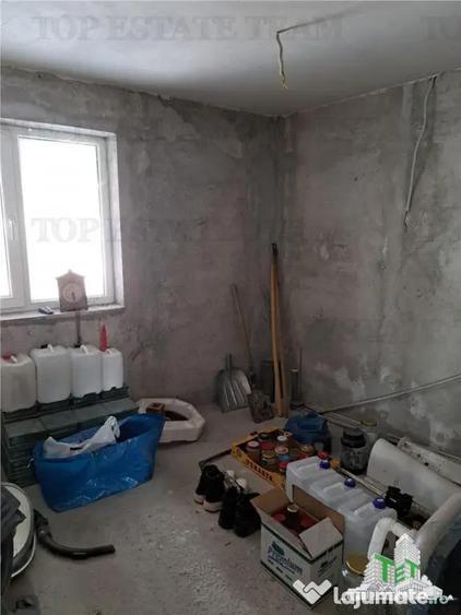 Casă cu 6 camere cu Teren 250 Mp în Dragomirești-Vale