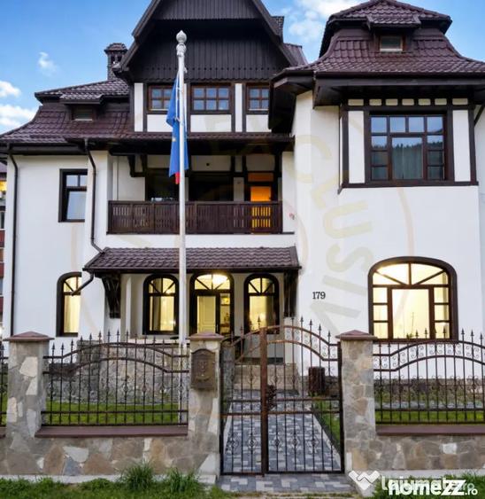 Casă cu 14 camere cu Teren 900 Mp în Central