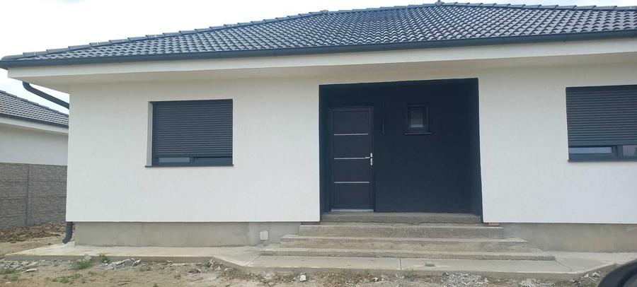 Casă cu 3 camere în Exterior Vest