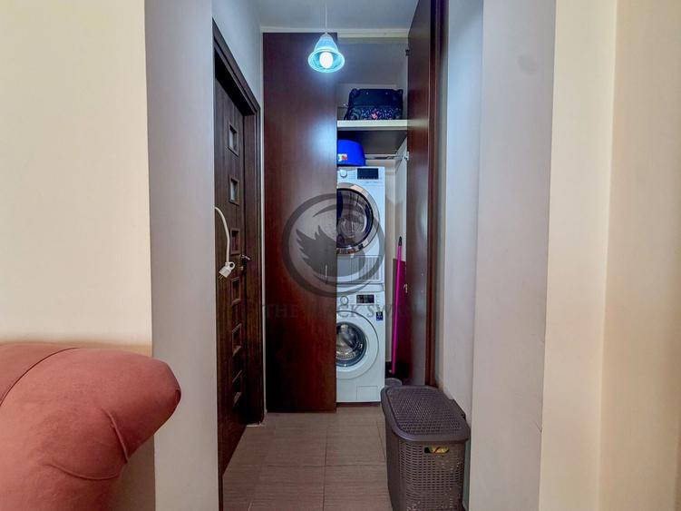 Apartament cu 3 camere semidecomandat în Cina