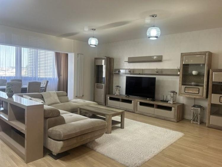 Apartament cu 3 camere decomandat, mobilat în Herăstrău