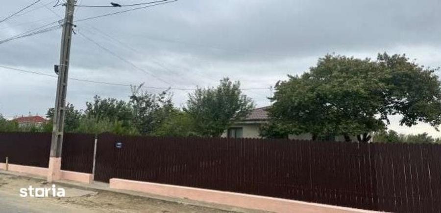 Casă cu 2 camere cu Teren 290 Mp în Vulturu