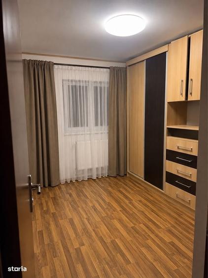 Apartament cu 3 camere decomandat în Soarelui