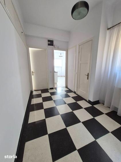 Apartament cu 5 camere decomandat în Dorobanți