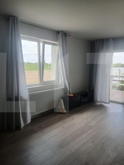 Duplex cu 3 camere cu Canalizare în Parța