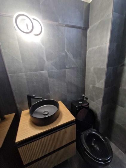 Apartament cu 3 camere semidecomandat în Titan