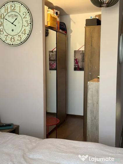 Apartament cu 3 camere decomandat, mobilat în Cornișa