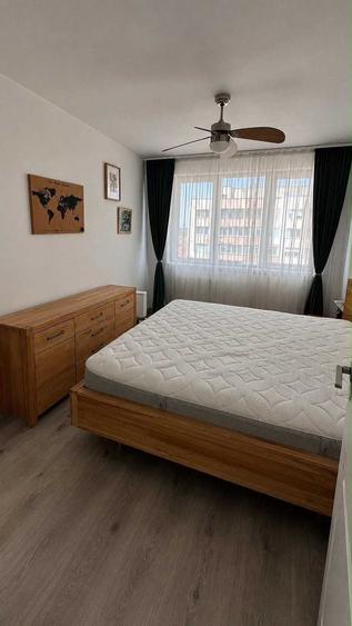 Apartament cu 3 camere decomandat în Exterior Vest