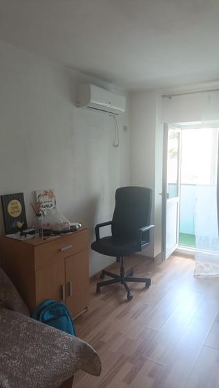 Garsonieră decomandată în Baba Novac