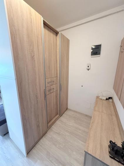 Apartament cu 2 camere semidecomandat în Militari