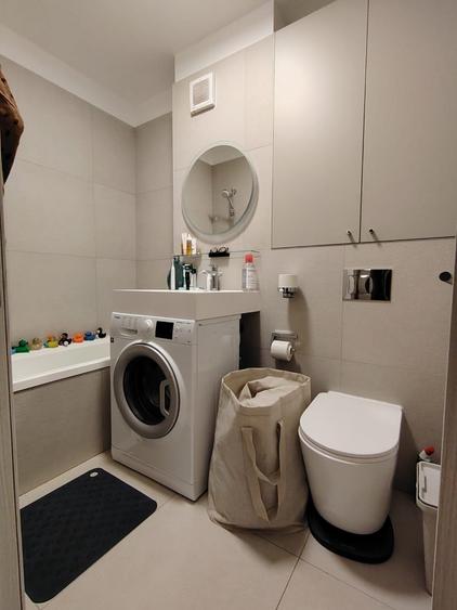 Apartament cu 5 camere decomandat, mobilat în P-ta Presei Libere